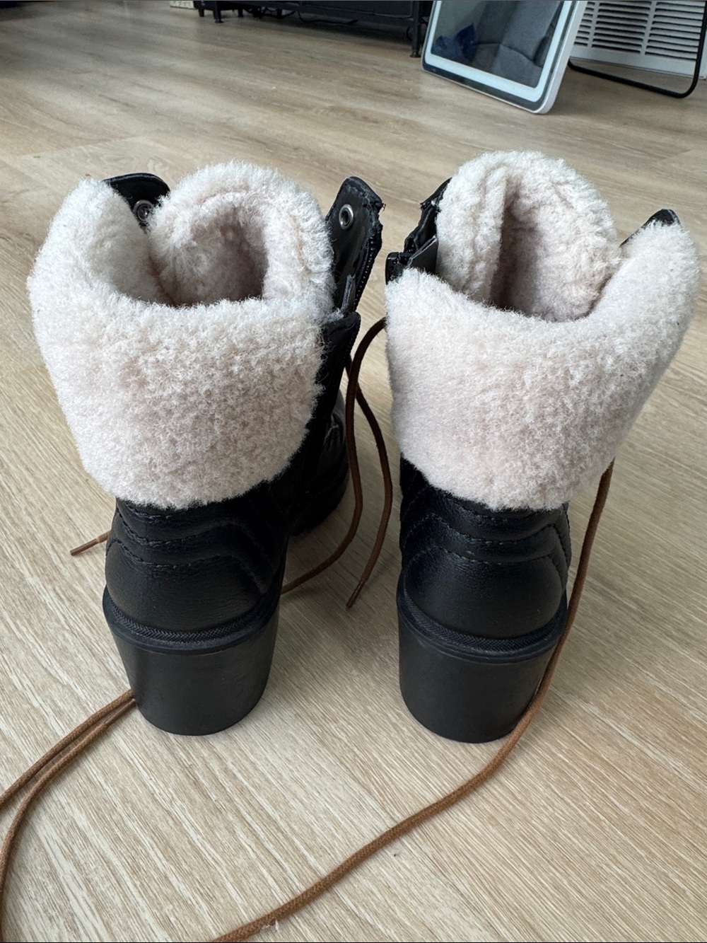 Indigo Black Lace-Up Winter Boots with Cream Sherpa - Picture 3 of 5